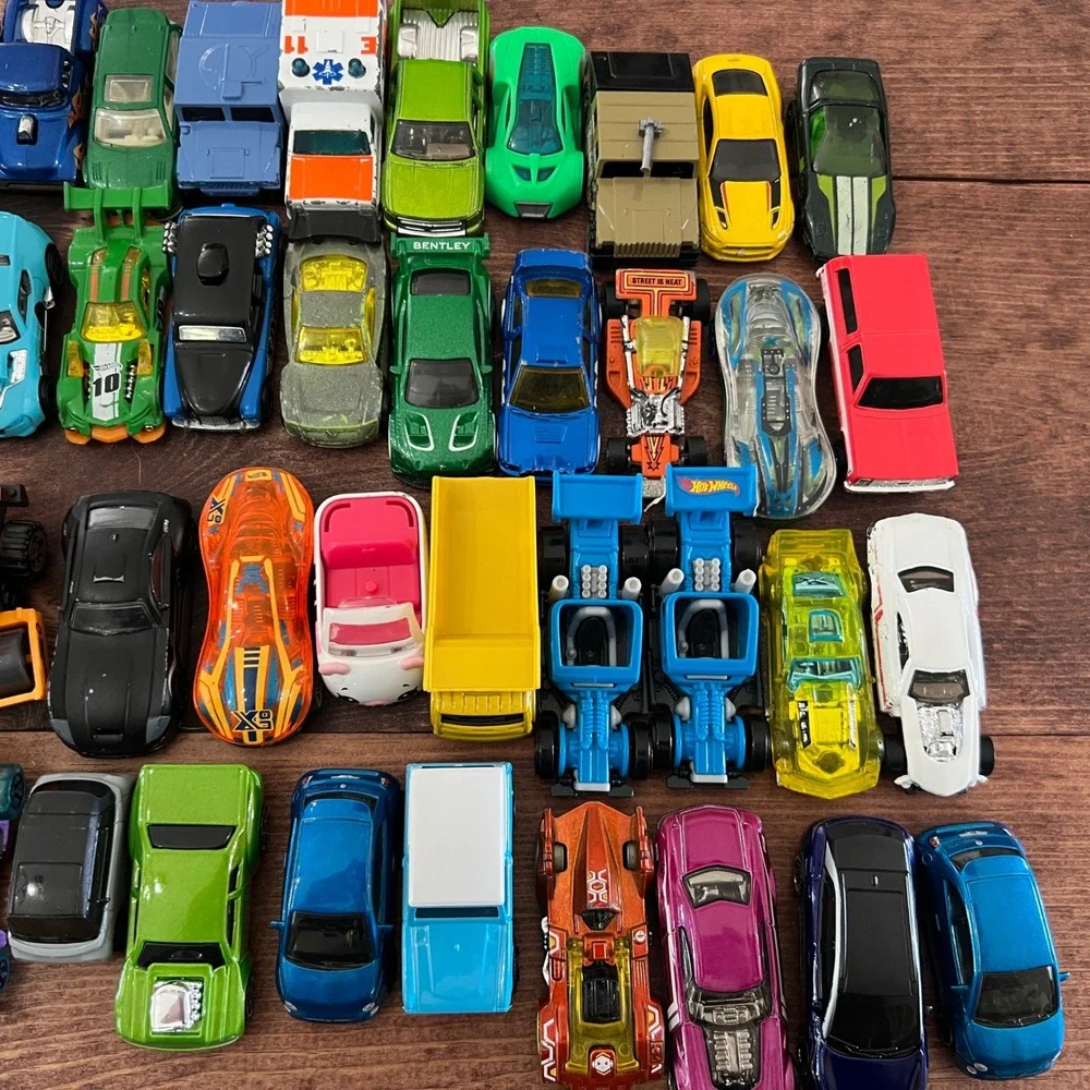 Mixed Diecast Toy Car Lot of 44 Hot Wheels Matchbox Bentley Batmobile Mustang